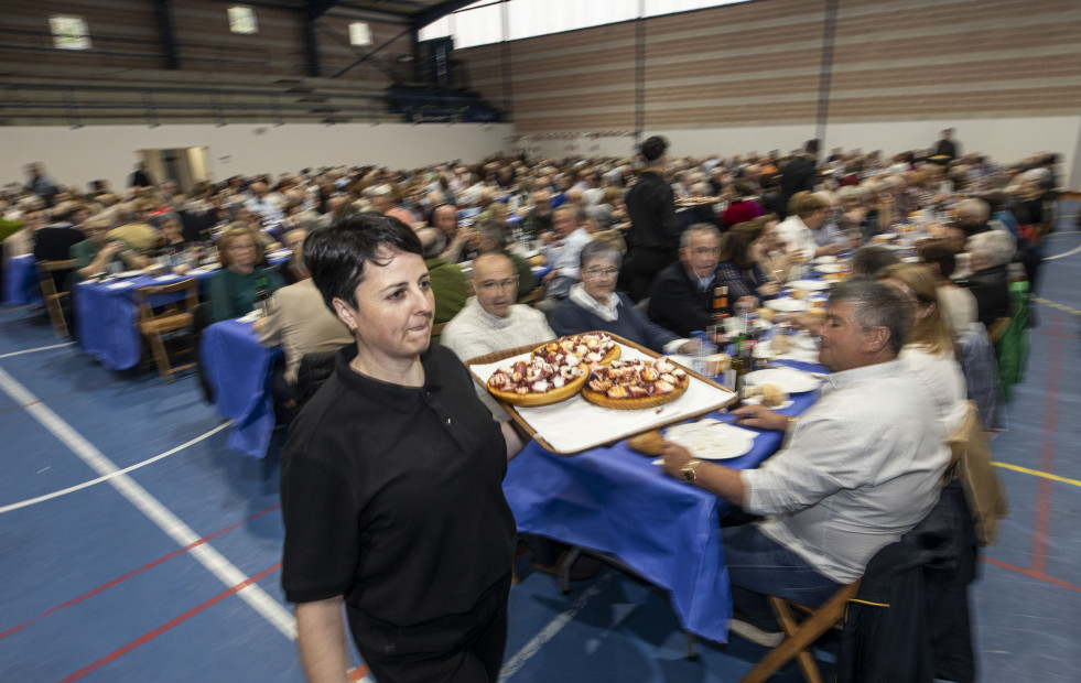 Comida dos maiores de Zas