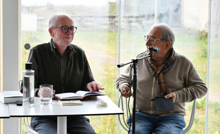 El poeta irlandés Paddy Bushe en el Bela Fisterra