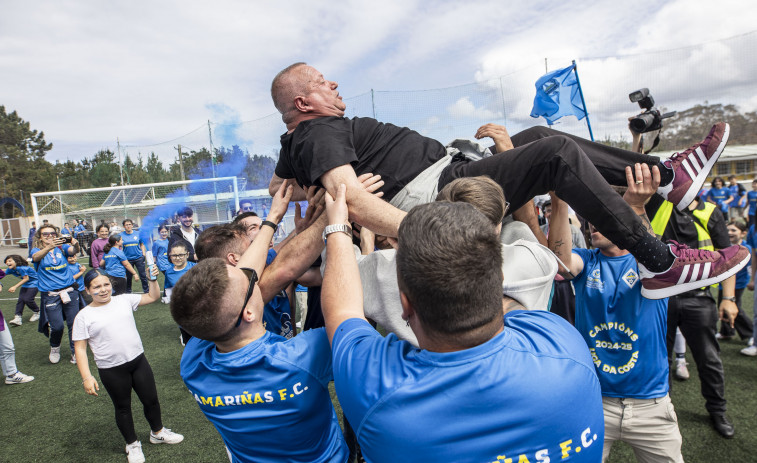 El Camariñas se proclama campeón de la Liga da Costa 21 años después
