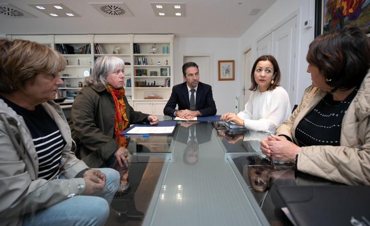 El titular de la Consellería do Mar pacta una nueva colaboración con la Federación Galega de Redeiras
