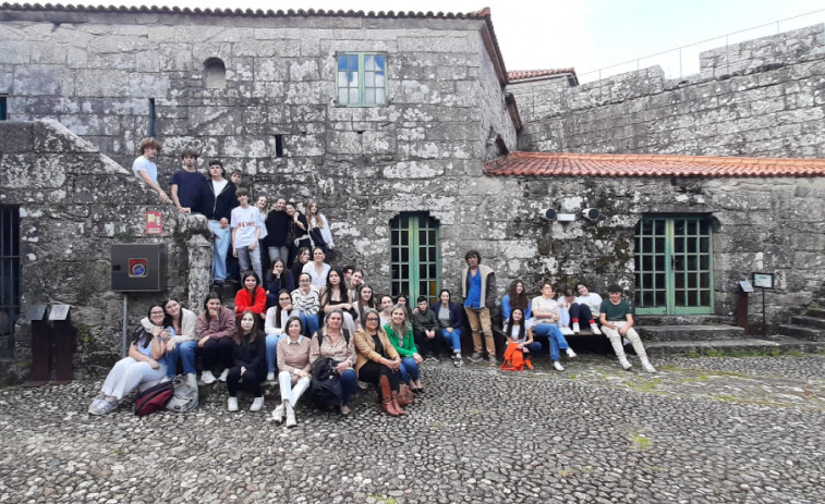 Estudiantes franceses, prendados de la Costa da Morte