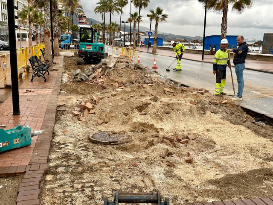 Dos muertos y cinco heridos, tres graves, al arrollar un coche una terraza en el Paseo Marítimo de Fuengirola