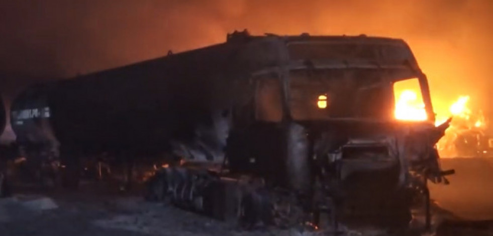 Suben a 58 los muertos y a 126 los heridos en bombardeo de EEUU contra puerto de hutíes