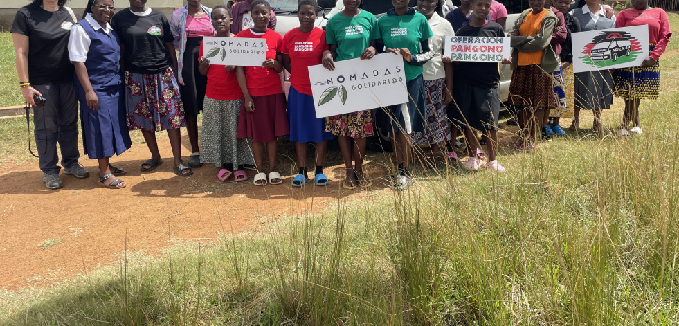 Una asociación con sede en Malpica hace entrega de un minibús a una residencia de jóvenes de Malawi