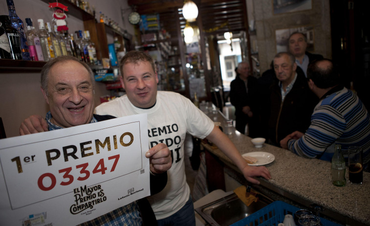 Sellado en Casa Rogelio de Baio un boleto premiado con 65.000 euros en la Bonoloto