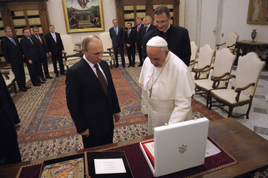 Putin dice que el papa Francisco fue un defensor del humanismo y la justicia