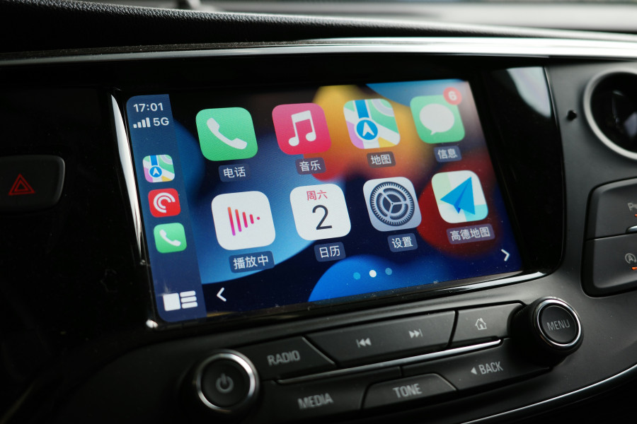 Una nueva aplicación lleva Netflix a CarPlay, pero solo mientras estás aparcado