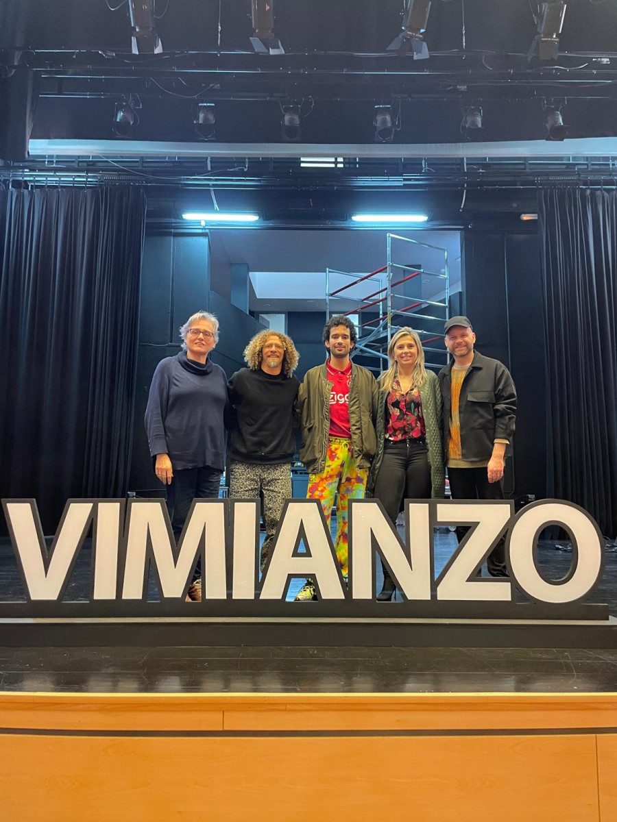 El Auditorio de Vimianzo abre la edición de Residencias Paraíso 2025 con Antón Yanguas