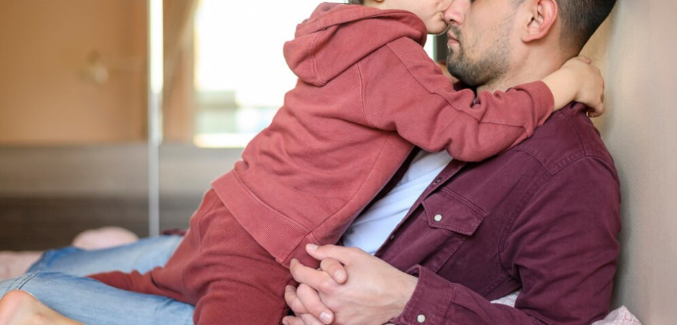 Cuando papá sufre, los niños lo sienten: la conexión invisible, pero poderosa, con la depresión paterna