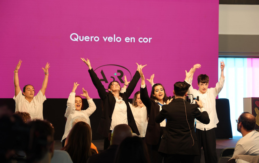 Videojuegos y series para todos llena el Mercado en la jornada inaugural de Carballo Interplay