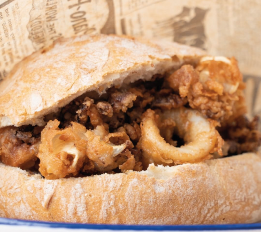 Bocadillo de calamares, manjar coruñés