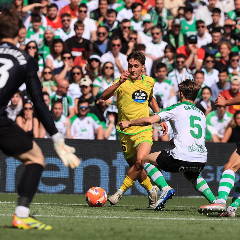 Racing de Santander y Levante, intratables para el Dépor