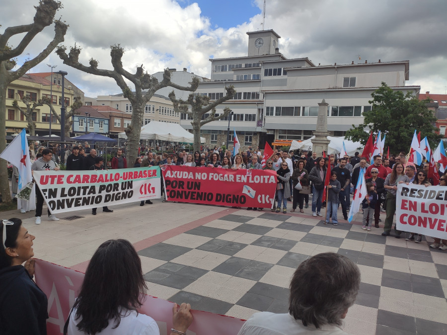 Carballo y Cee alzan la voz con sendas concentraciones bajo el lema ‘Traballo, dereitos, soberanía’