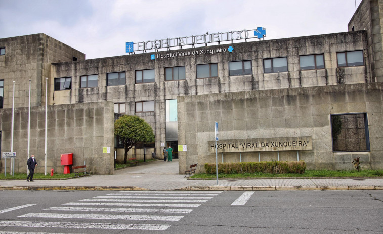 Un joven da un puñetazo y lanza insultos racistas a un médico de Urgencias del Hospital de Cee