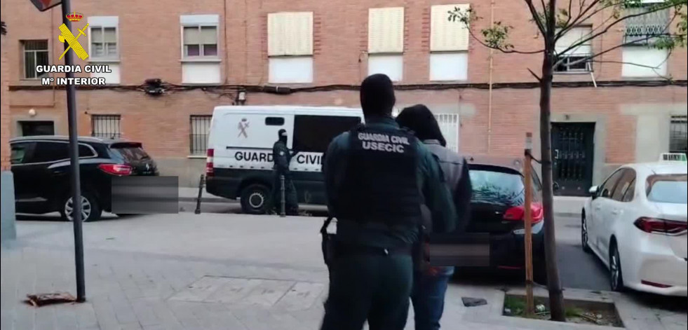 Dos detenidos por el asesinato de un dominicano en un bar de Carballo