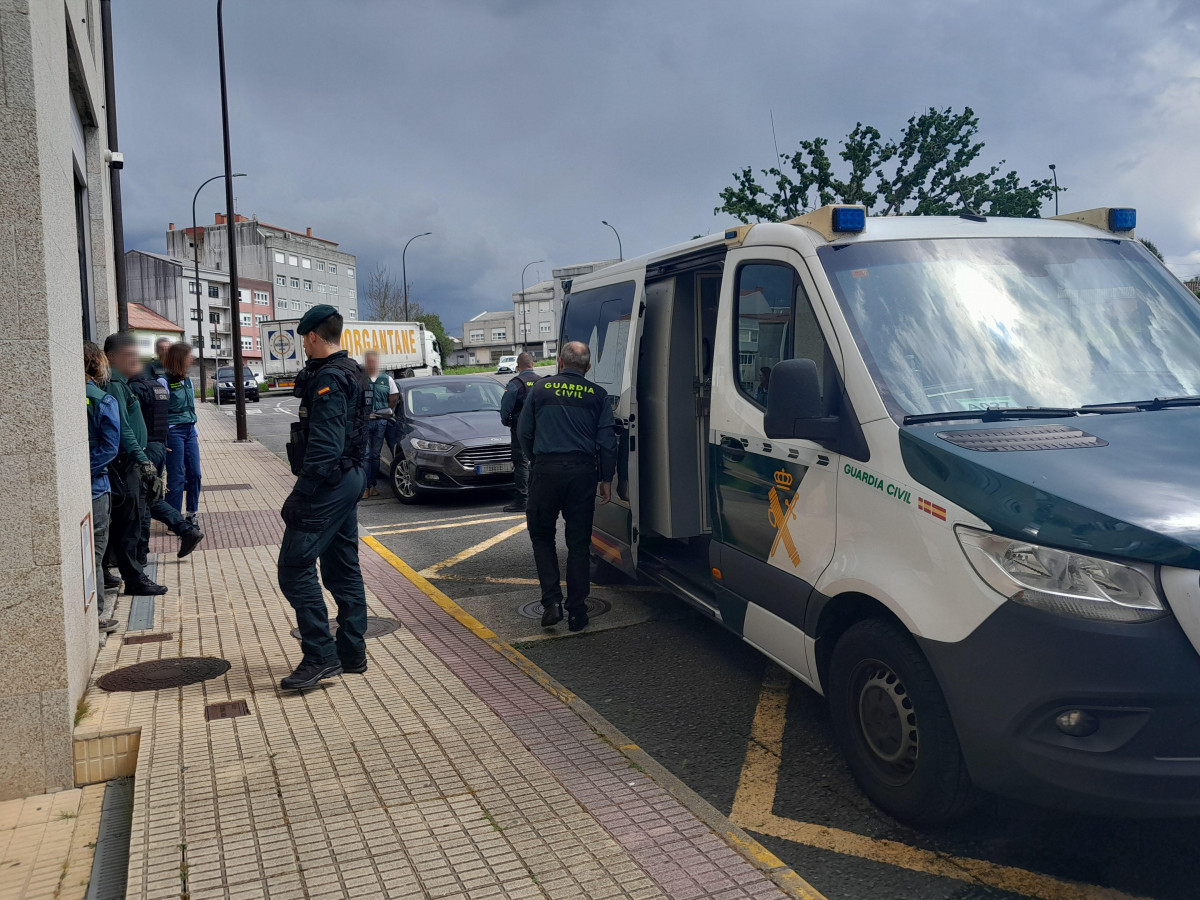 Amplio despliegue policial este viernes en el juzgado de Carballo