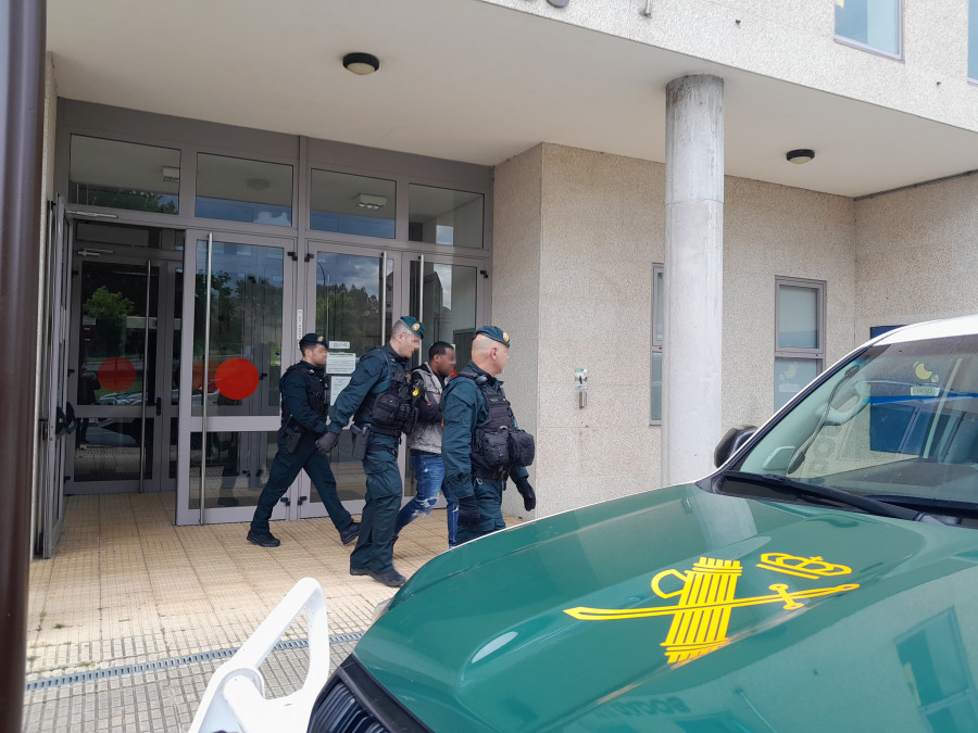 Una compleja investigación y la colaboración entre las fuerzas de seguridad llevó al doble arresto por el crimen en Carballo
