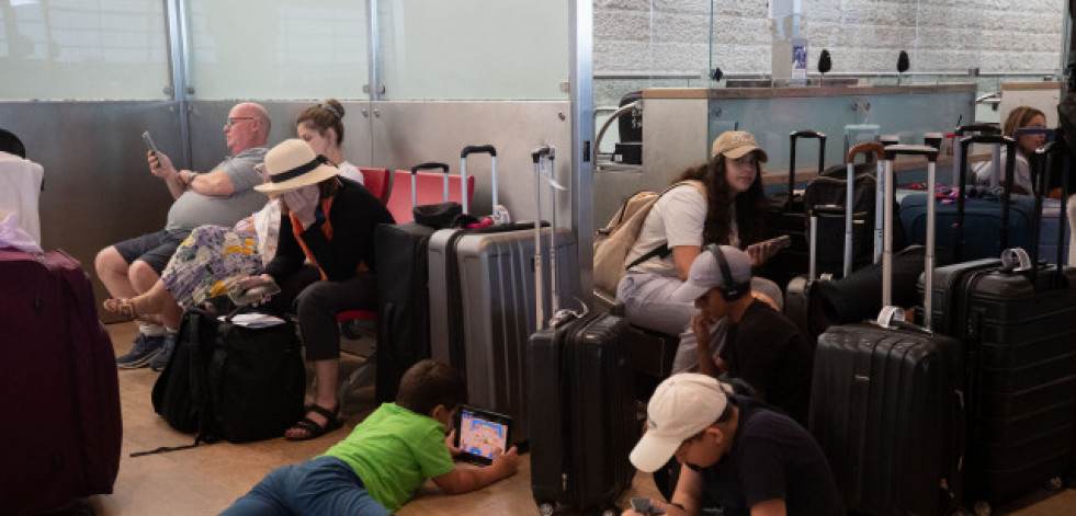 Seis heridos tras caer un proyectil en el aeropuerto de Tel Aviv