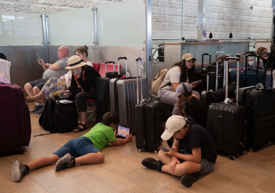 Seis heridos tras caer un proyectil en el aeropuerto de Tel Aviv