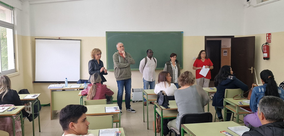 Comienza en Cee el curso de auxiliar de ayuda a domicilio de Cáritas