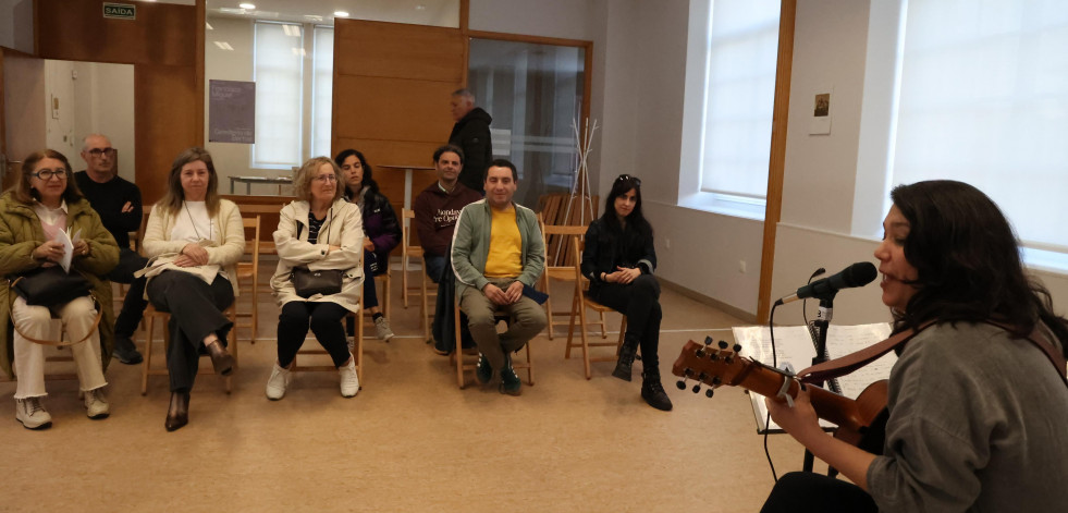 Silvia Penide presenta su primer libro