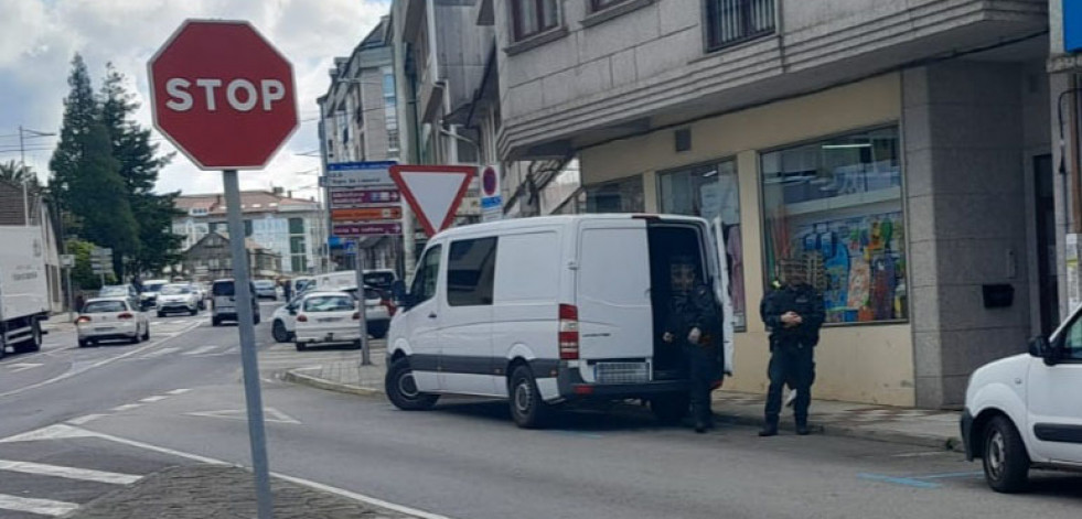 Seis detenidos en un amplio operativo antidroga en Carballo y A Laracha