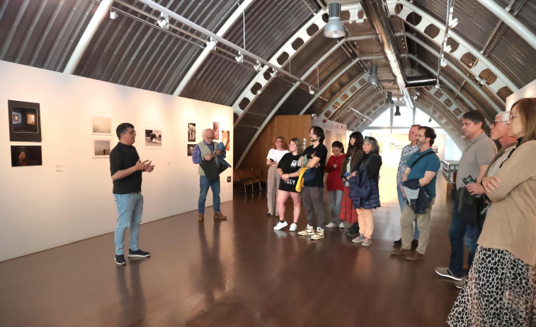 Visita guiada por el certamen Xosé Manuel Eirís