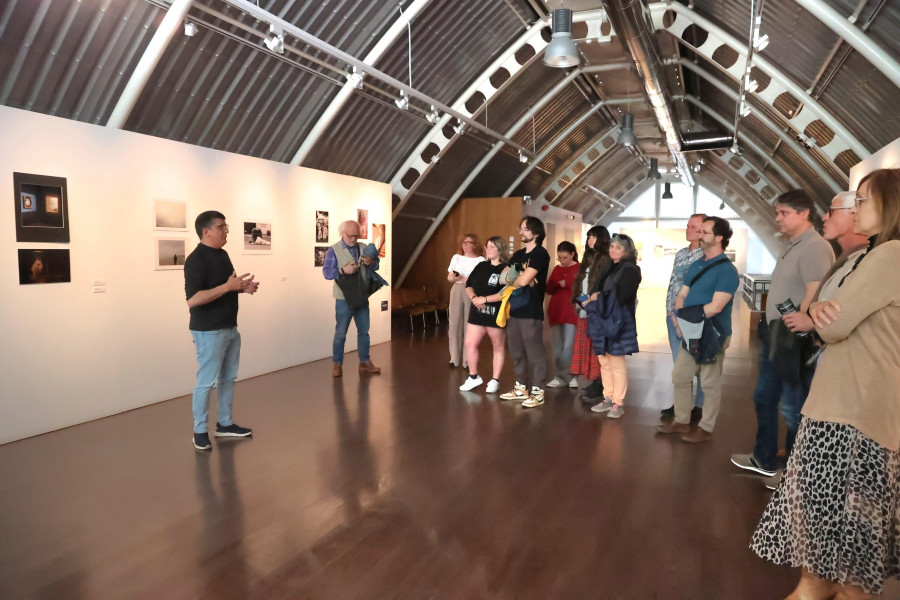 Visita guiada por el certamen Xosé Manuel Eirís