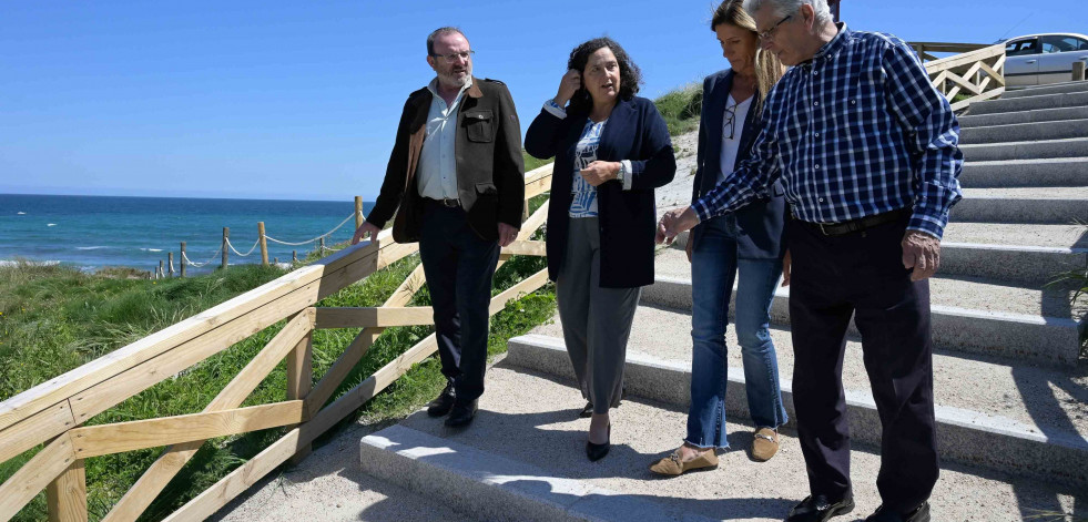 La Xunta respalda con 30.000 euros la mejora de los accesos del arenal malpicán de Seaia