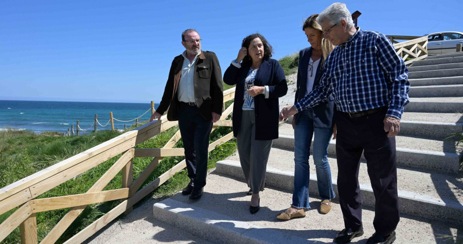 La Xunta respalda con 30.000 euros la mejora de los accesos del arenal malpicán de Seaia