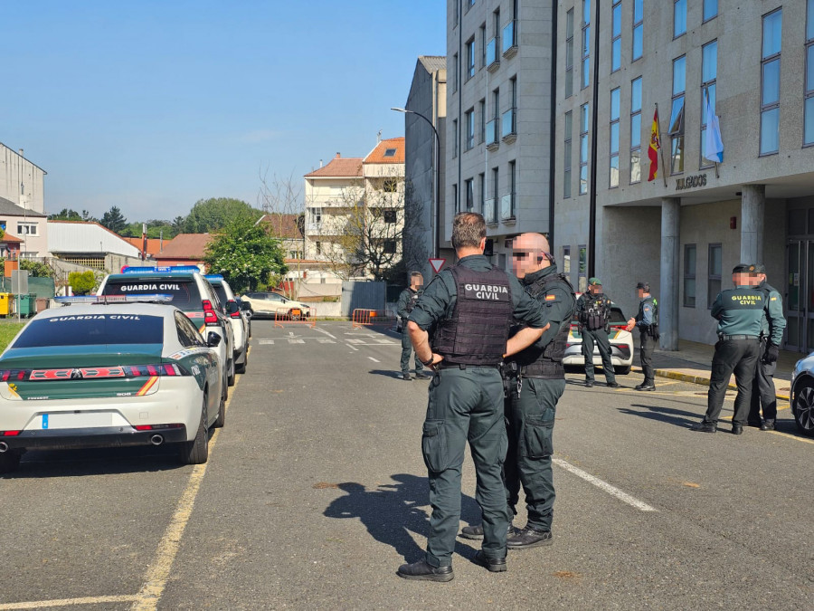 Prisión para cinco de los siete detenidos en la operación antidroga en Carballo y A Laracha