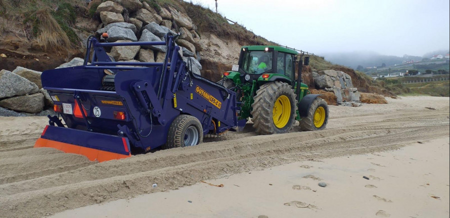 Carballo reducirá al mínimo la limpieza mecanizada de las playas