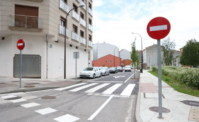 Carballo sigue con los cambios en el tráfico  implantando el sentido único