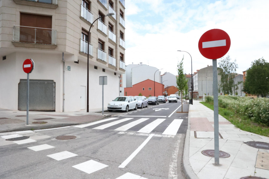Carballo sigue con los cambios en el tráfico  implantando el sentido único