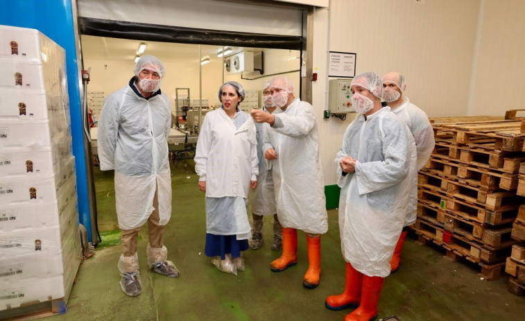 Lorenzana destaca en Stolt Sea Farm el crecimiento del empleo industrial