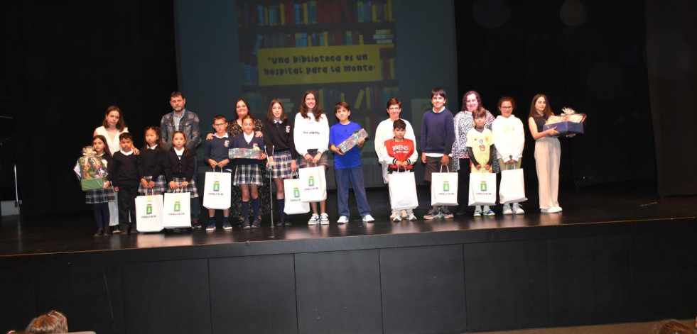 El recuerdo de Mon, presente en los premios de promoción de la lectura en Cee