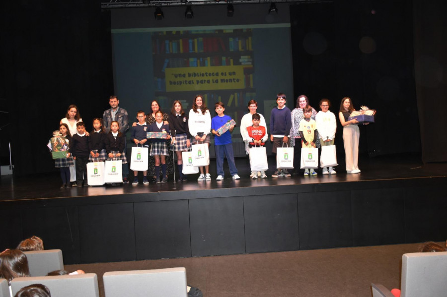 El recuerdo de Mon, presente en los premios de promoción de la lectura en Cee