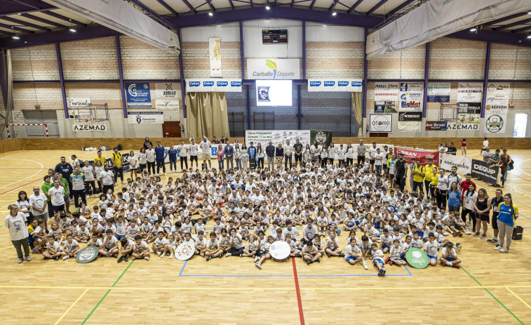 El Pequebasket celebra el deporte en el Día das Letras