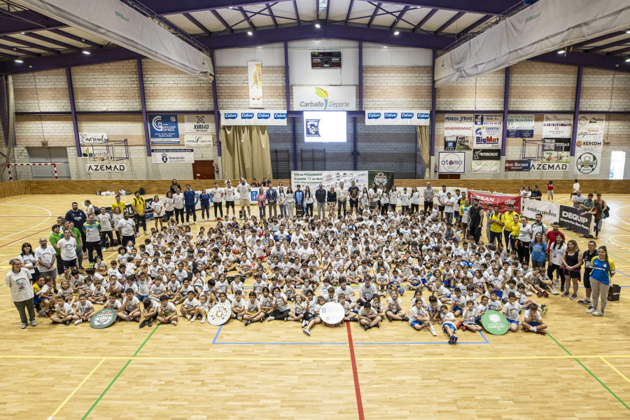 El Pequebasket celebra el deporte en el Día das Letras