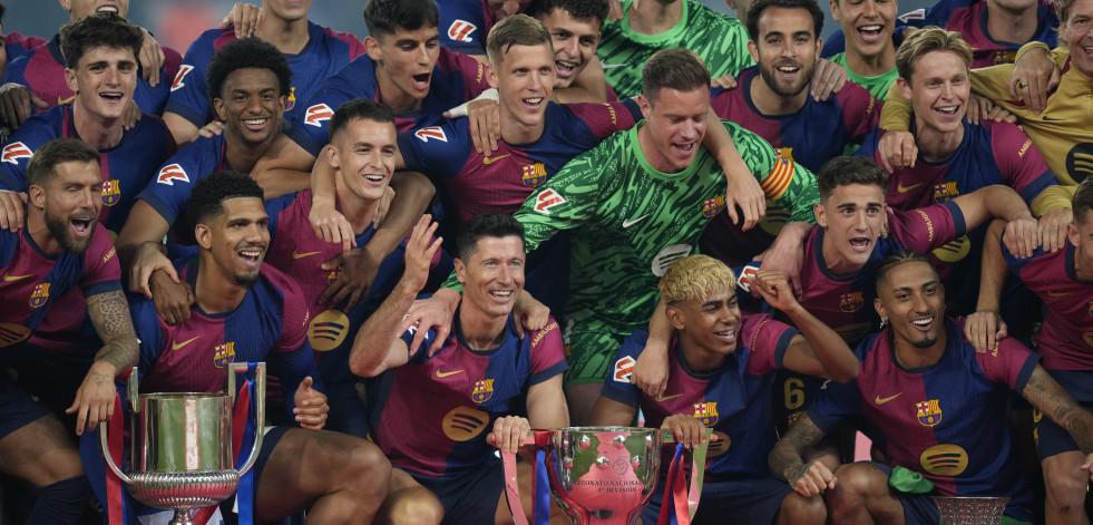 El Villarreal celebra su vuelta a la Champions en la fiesta del Barcelona (2-3)