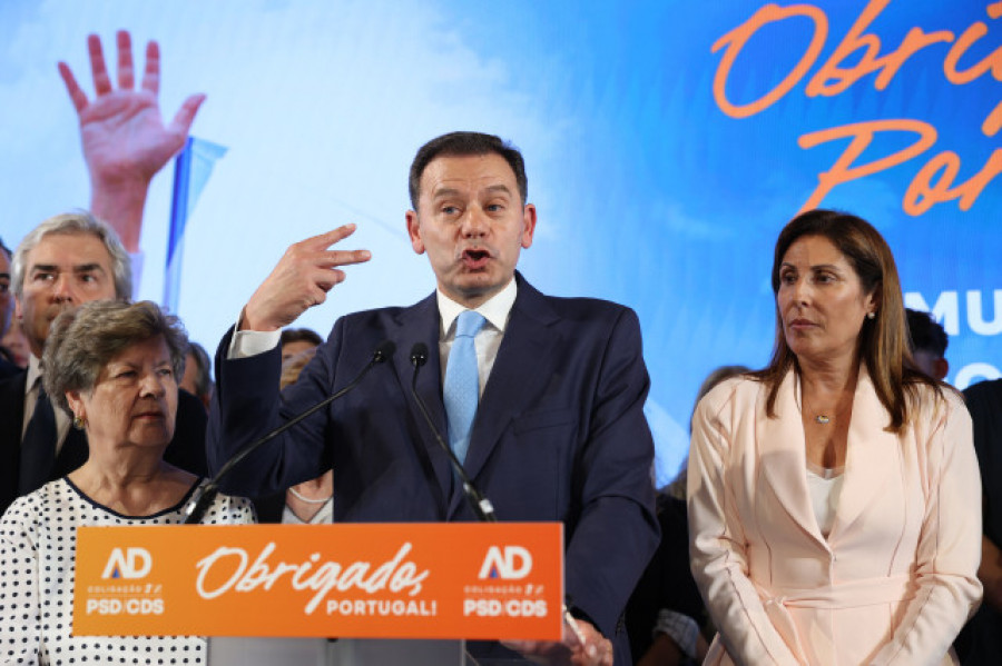 Portugal asimila la victoria de las derechas y la "hecatombe" socialista