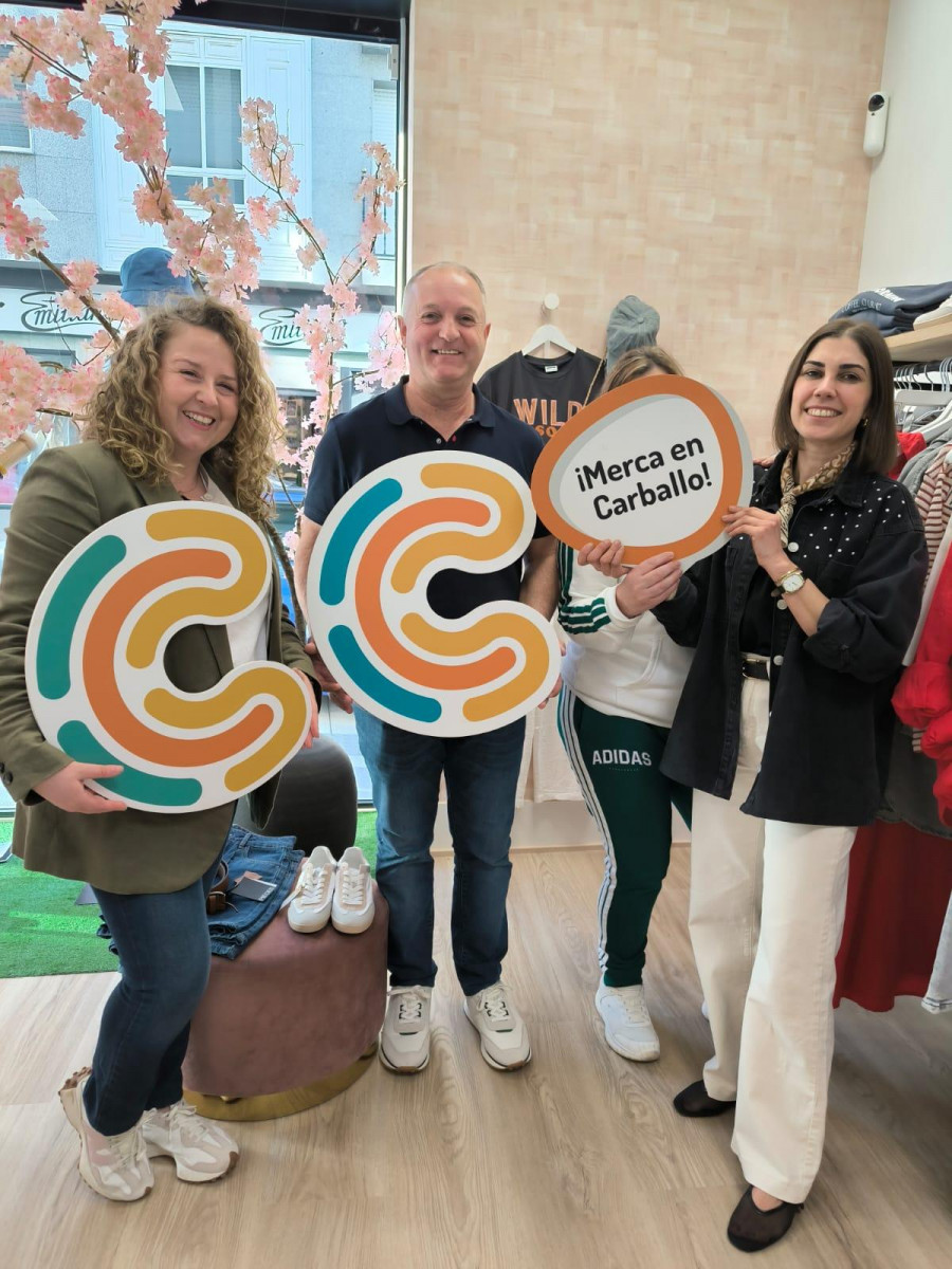 El CCA de Carballo entrega los cheques a los ganadores de la campaña del Día de la Madre