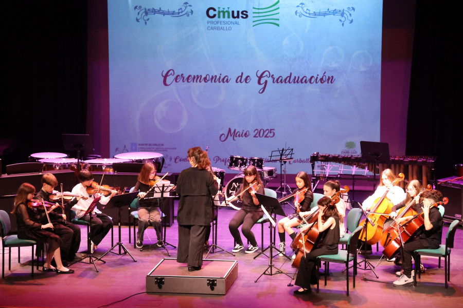 Continúan los actos de graduación en el Conservatorio de Carballo