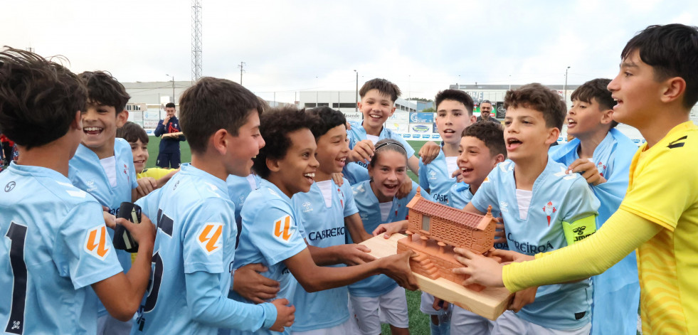 Los alevines del Celta se llevan el Torneo Conservas Calvo al derrotar al Deportivo por 3-1