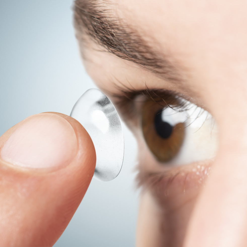 Innovación en optometría: lentes de contacto infrarrojas con visión nocturna integrada