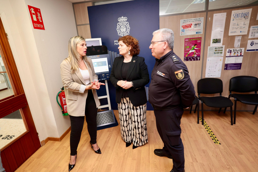 María Rivas visita el Punto de Actualización de Documentación del municipio vimiancés