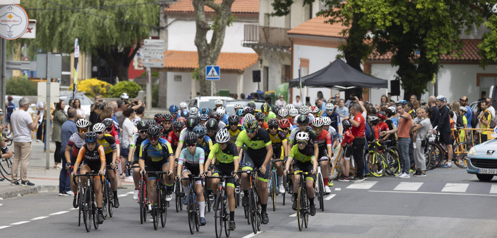 El Trofeo Concello de Carballo reúne a más de 200 jóvenes promesas