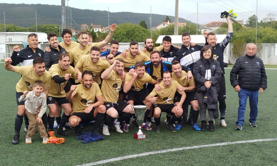 Atl. Carballo, San Ramón y Dumbría, en octavos de final del Campeonato gallego