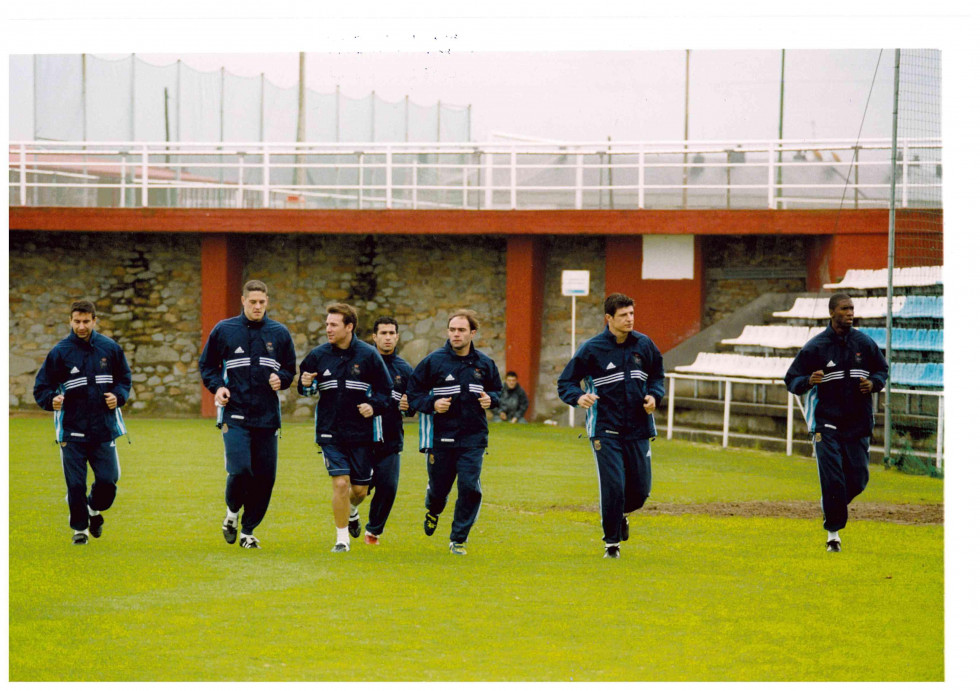 Varios jugadores de la plantilla del Deportivo en un entrenamiento en los campos de la Torre