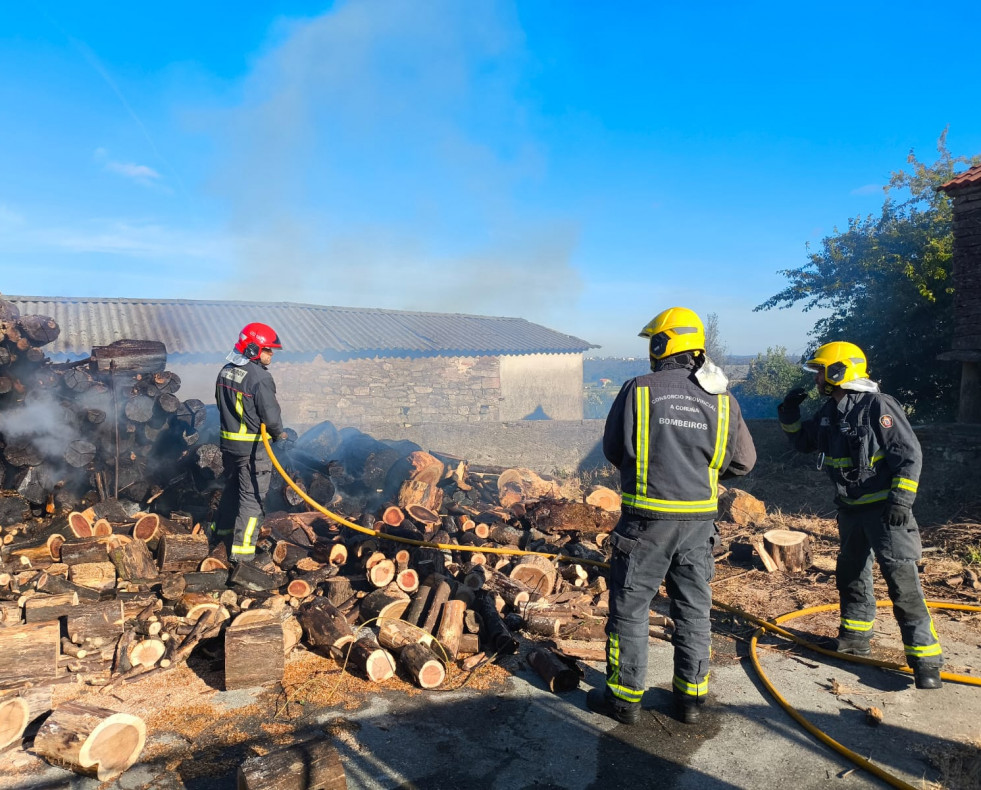 Incendio en Santa Comba @ Consorcio Provincial Contraincendios e Salvamento A Coruña